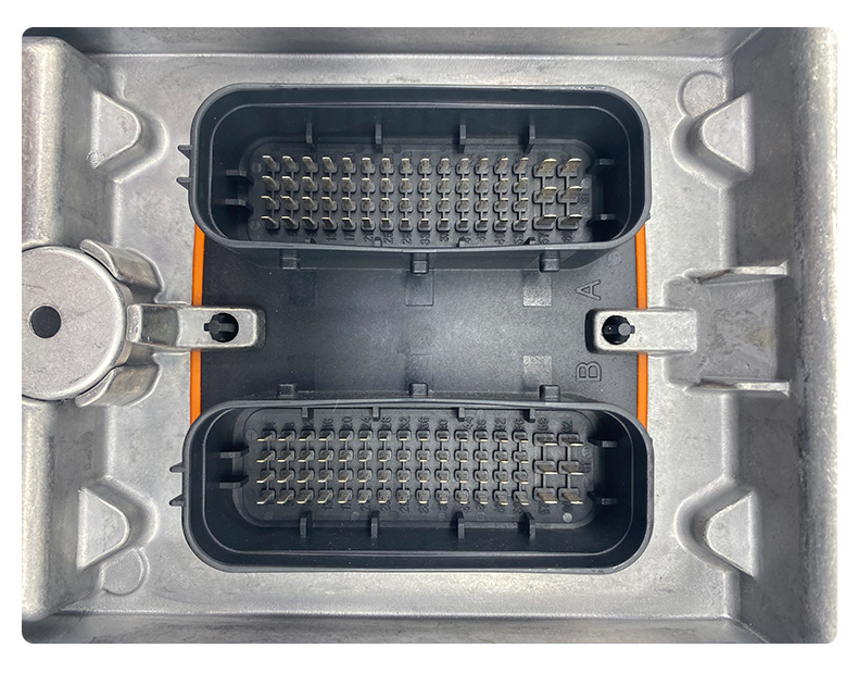 Volvo配件 發動機板21695313